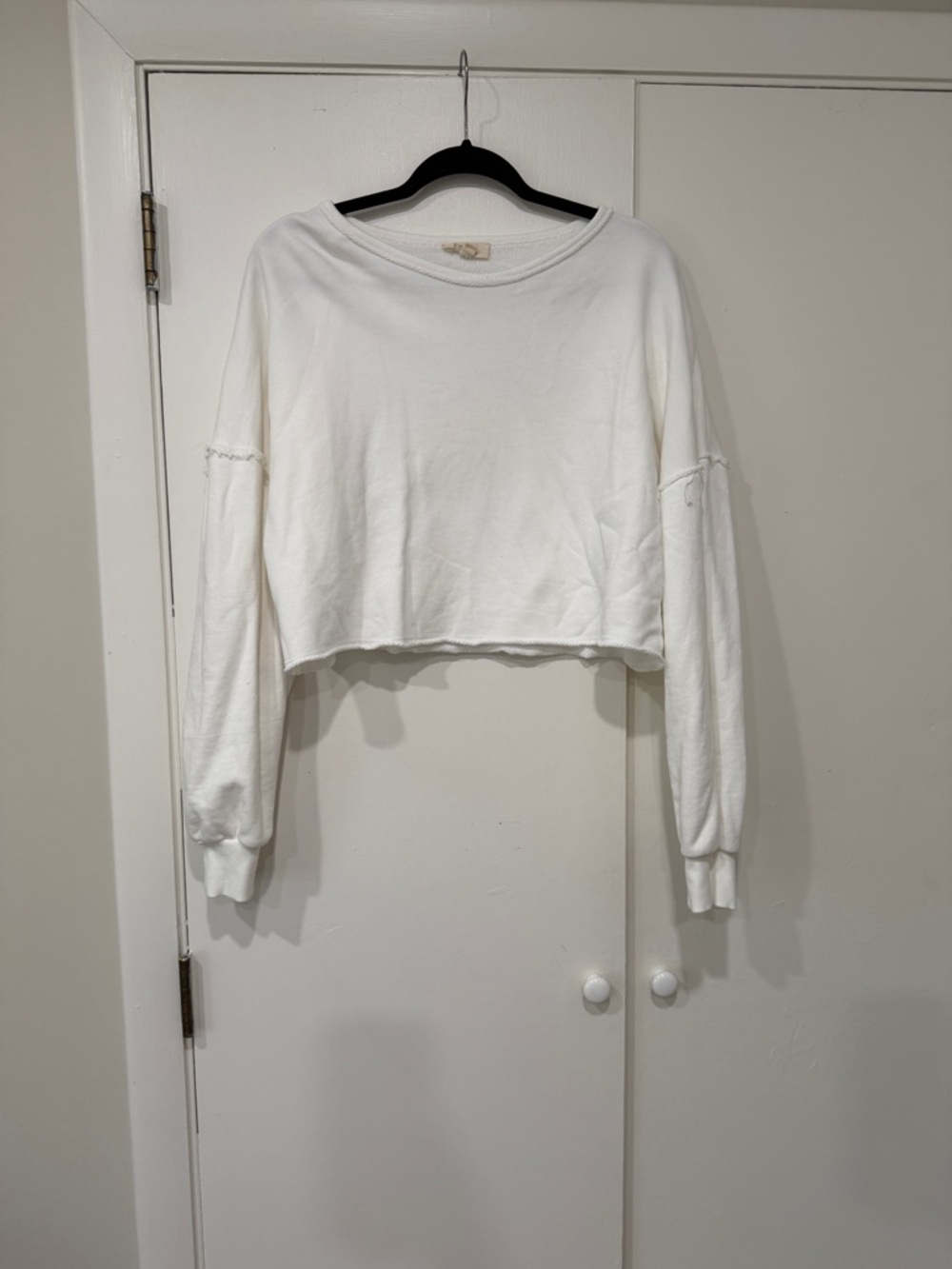 Elan White Cropped Raw-Hem Sweatshirt